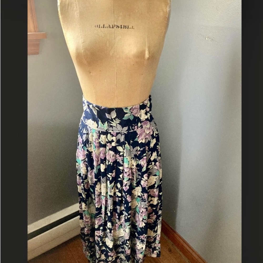 Vintage Laura Ashley Navy Blue With Array of Colors Floral Skirt Sz 8